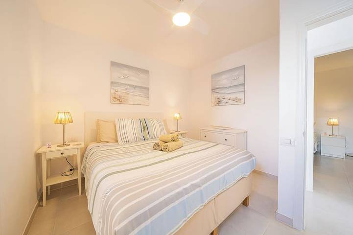 Appartement entier, 2 chambres à Los Gigantes avec grand jardin privé et terrasse avec vue sur la mer in Playa de los Guíos, Santiago del Teide