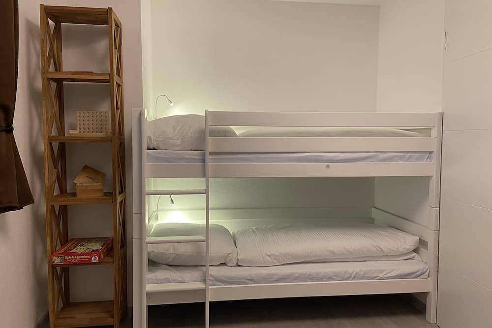 Ganze Wohnung, Ferienwohnung \"Belvedere\"\n(78 qm, 3 Zimmer mit Küche, Comic-Bibliothek, Wallbox) in Neubeuern, Bayerische Alpen