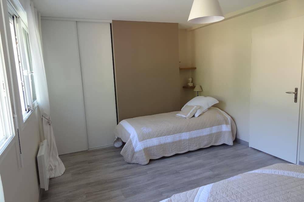 Maison de village neuve 6 - 10 personnes a Laruns,  au pied de Gourette in Laruns, Béarn