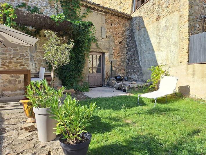 Location de vacances pour 4 personnes, avec terrasse et jardin à Le Pin - 2