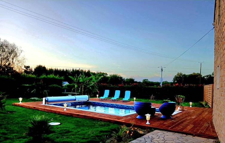 Location de vacances pour 2 personnes, avec piscine ainsi que jardin et vue à Mégrit - 3