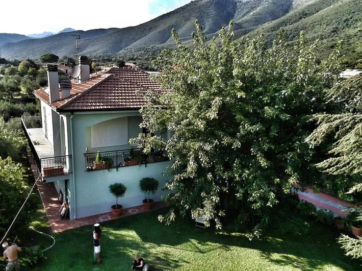 Ferienhaus für 3 Personen, mit Terrasse und Garten in Cisano sul Neva