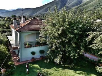 Gîte pour 3 personnes, avec jardin à Cisano sul Neva