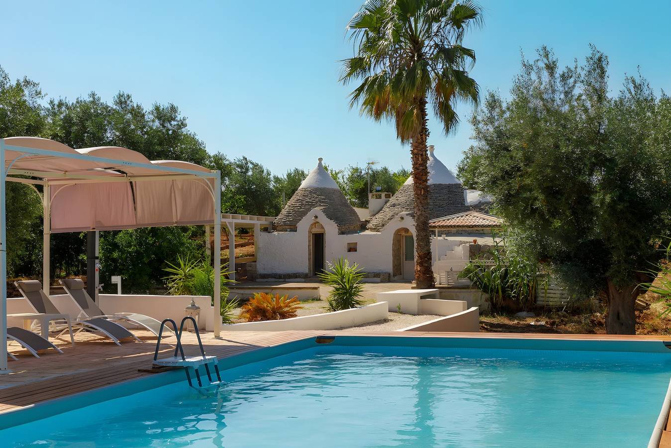 Holiday Home 'Trulli Marosa' with Private Pool, Wi-Fi and Air Conditioning in Castellana Grotte, Bari Province