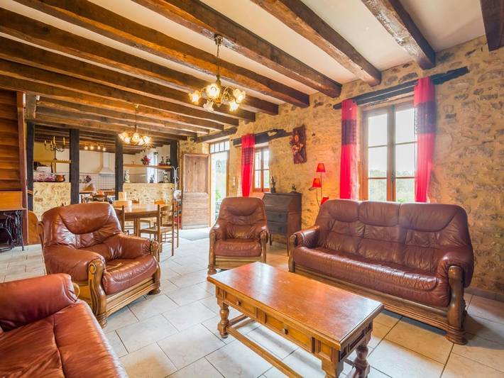 Location de vacances pour 12 personnes, avec jardin ainsi que piscine et terrasse, animaux acceptés à Blanquefort-sur-Briolance - 2