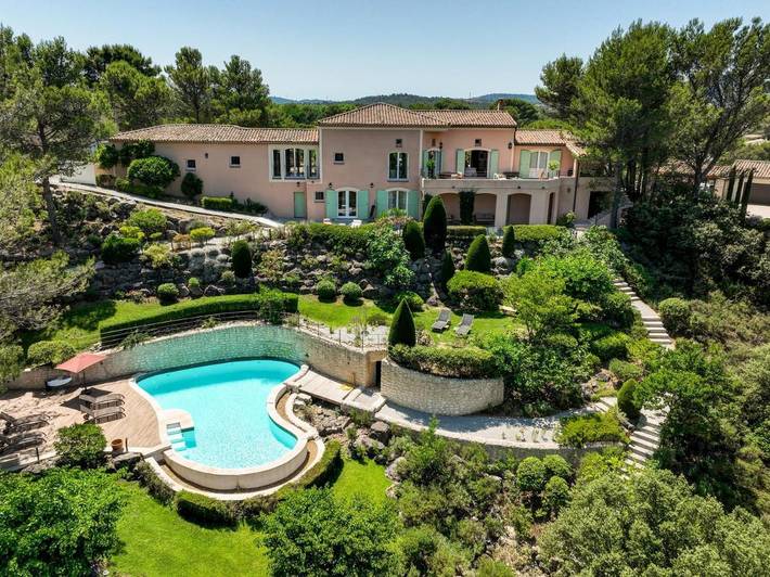 Maison d’hôte pour 2 personnes, avec Jacuzzi et Terrasse ainsi que Jardin et Piscine à Mallemort