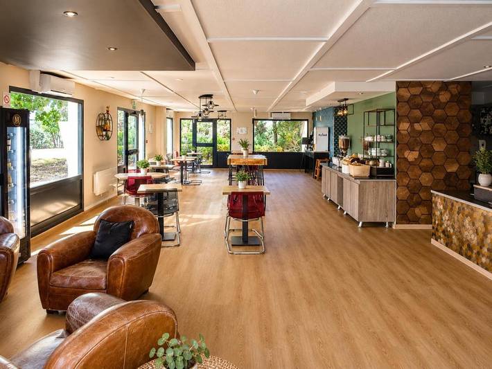 Hôtel pour 2 personnes, avec Terrasse et Jardin à Fontenay-Trésigny