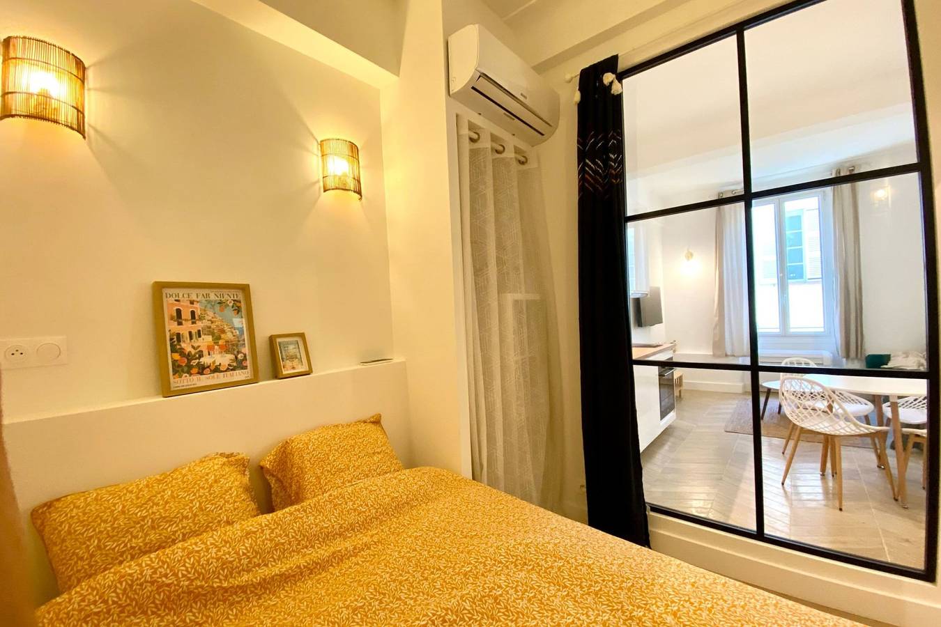 Appartement entier, Appartement au cœur de la Vieille Ville Antibes  in Antibes, Région de Cannes