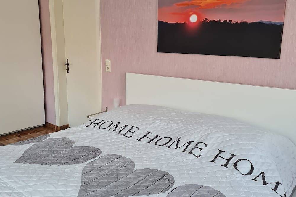 Ganze Wohnung, Ferienwohnung Christine in der Seidenblumenstadt Sebnitz in Sebnitz, Elbsandsteingebirge