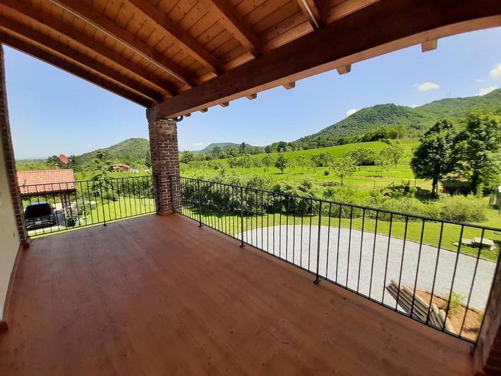 Location de vacances pour 2 personnes, avec Terrasse ainsi que Jardin et Vue à Peveragno