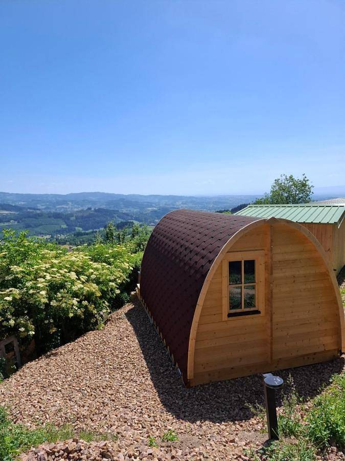 Gîte pour 2 personnes, avec terrasse ainsi que jacuzzi et piscine dans Saint-Racho