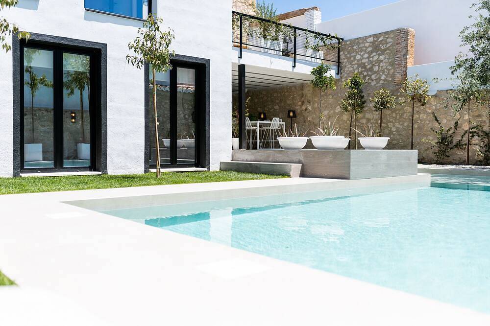 Rural Manor House: Garden and Pool, Granada 25 min in Albuñuelas, Provincia de Granada