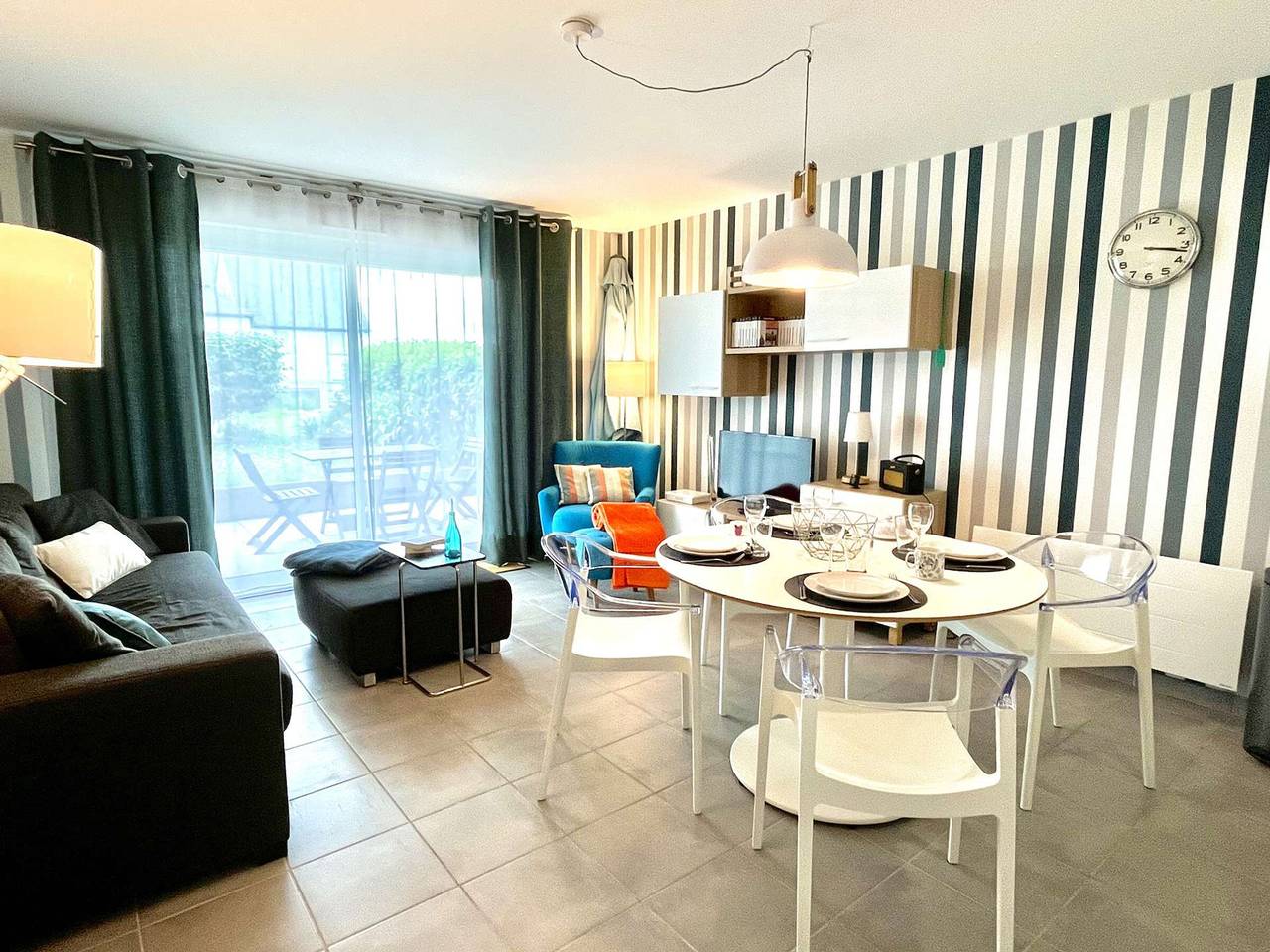 Appartement entier, Étel - Appartement 3* moderne avec Wifi, animaux admis et parking privatif in Étel, Côte des Mégalithes