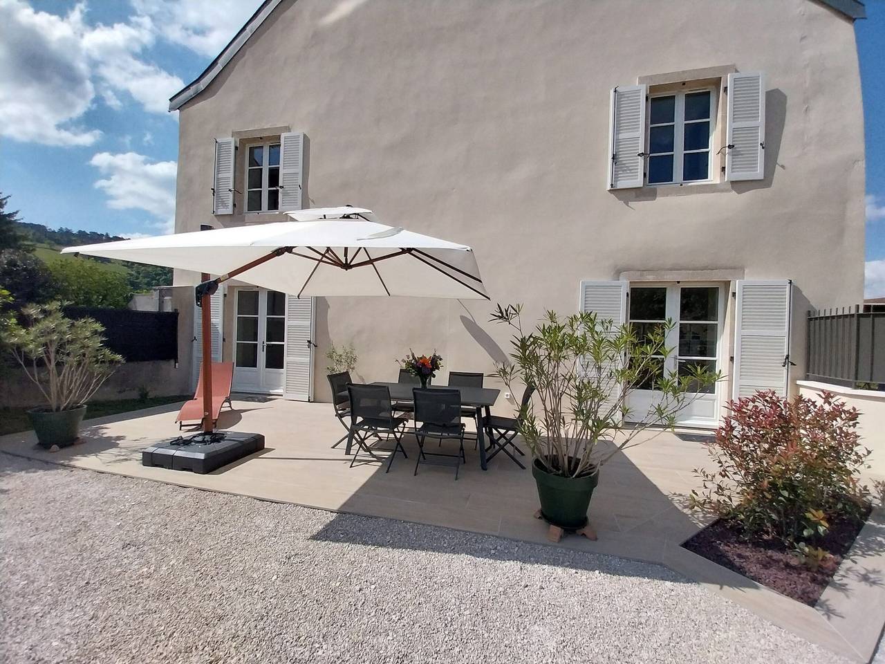 Casa renovada en Nuits-Saint-Georges con aparcamiento privado in Nuits-Saint-Georges, Beaune region