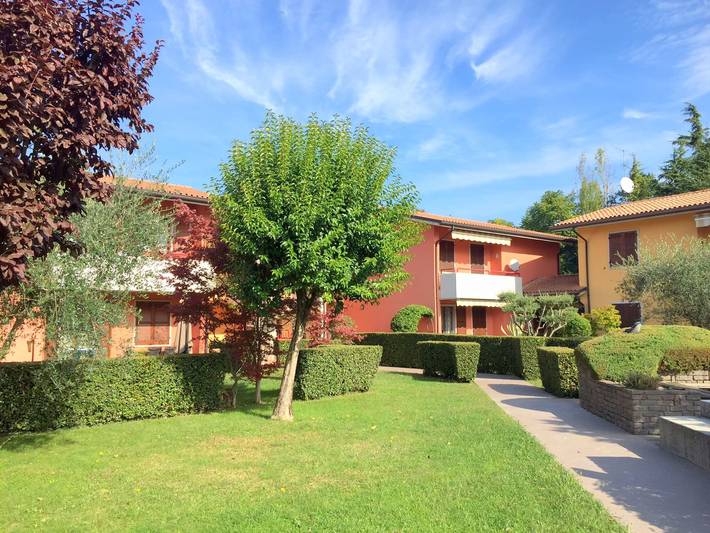 Casa vacanza per 3 persone, con piscina e giardino al Lago di Garda