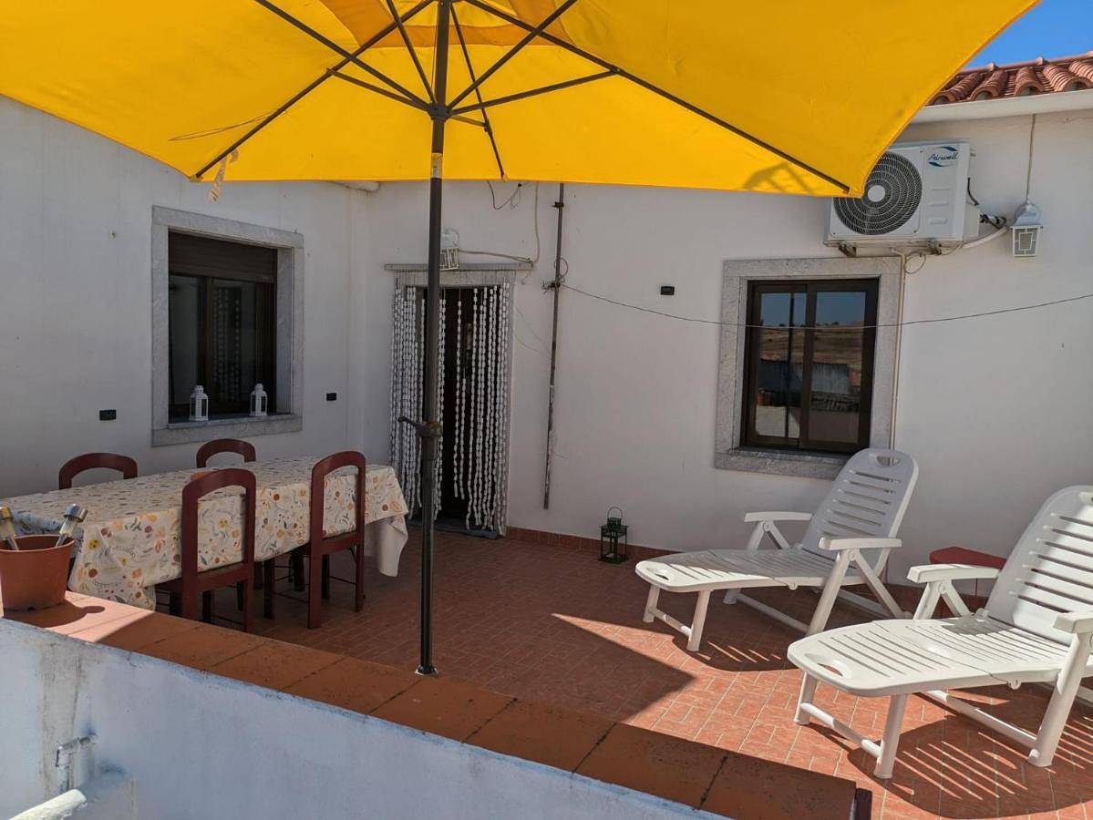Apartamento inteiro, Casa Amarela - Praias Alqueva in Póvoa de São Miguel, Distrito de Beja