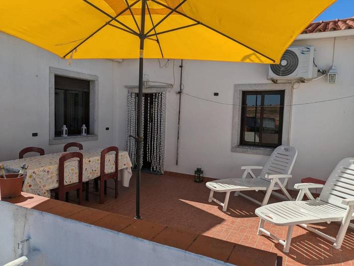 Gîte pour 6 personnes, avec terrasse et vue, animaux acceptés à Moura - 3