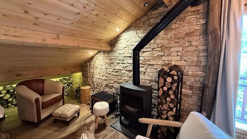 Gîte pour 9 personnes, avec balcon à Péone - 2