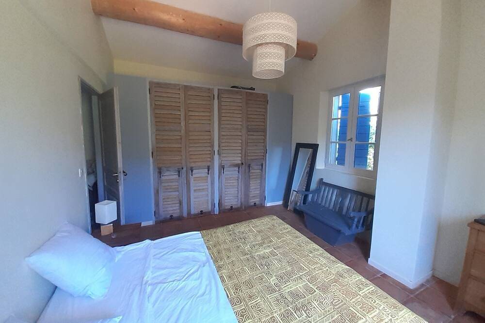 Maison à la campagne avec piscine in Mazaugues, Région de Brignoles