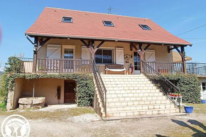 Location de vacances pour 2 personnes, avec piscine et jardin à Vayrac