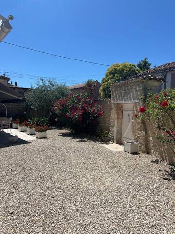 Cottage pour 11 personnes, avec terrasse et piscine à Balzac