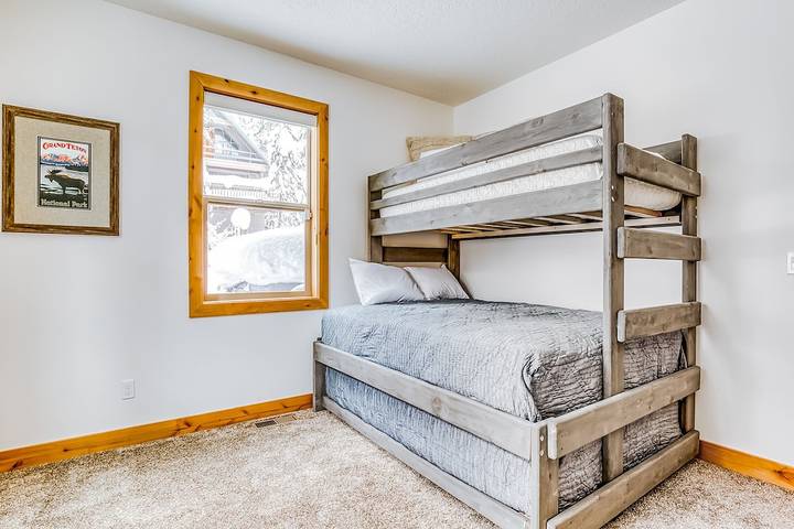 Vacation rental for 15 people, with terrace and hot tub in Government Camp