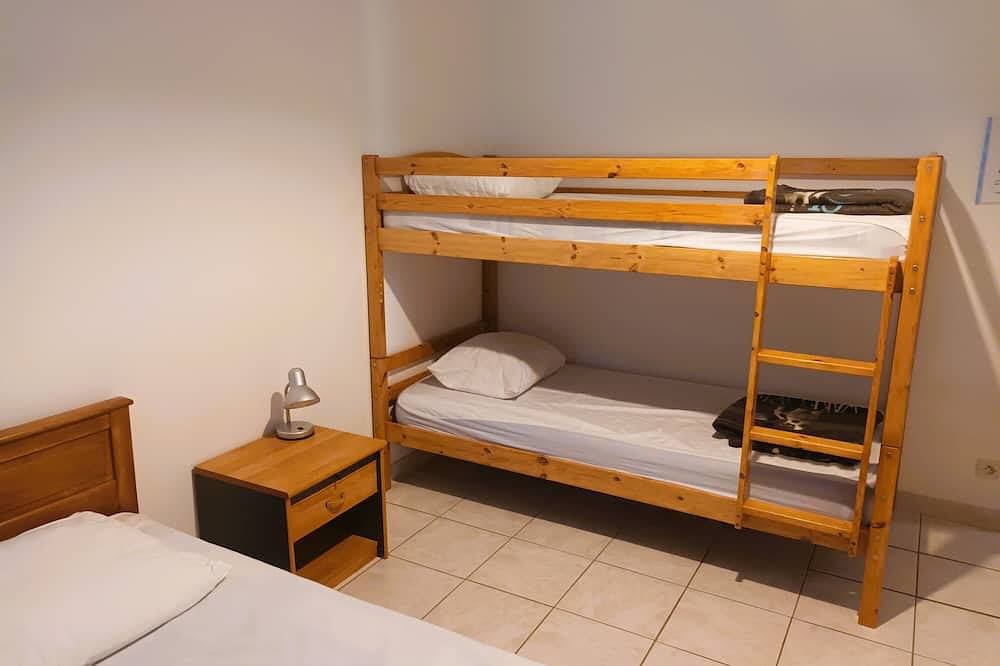 Gîte 15 personnes à Sarlat, piscine à partager, wifi in Sarlat-la-Canéda, Périgord Noir