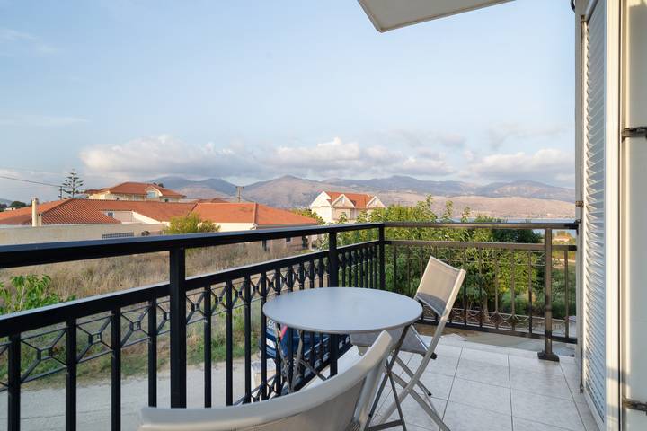 Entire apartment, Apartment 'Anna's House 4 Lixouri Kefalonia' with Sea View and Air Conditioning in Lixouri, Kefalonia