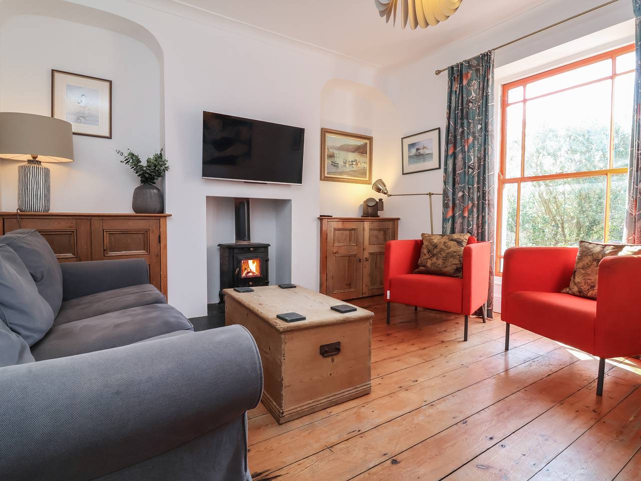 12 Alpha Place in Appledore, Devon