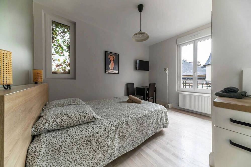 Entire apartment, Le Desroziers 325 - 31 avenue Victoria - Vichy in Vichy, Vichy region