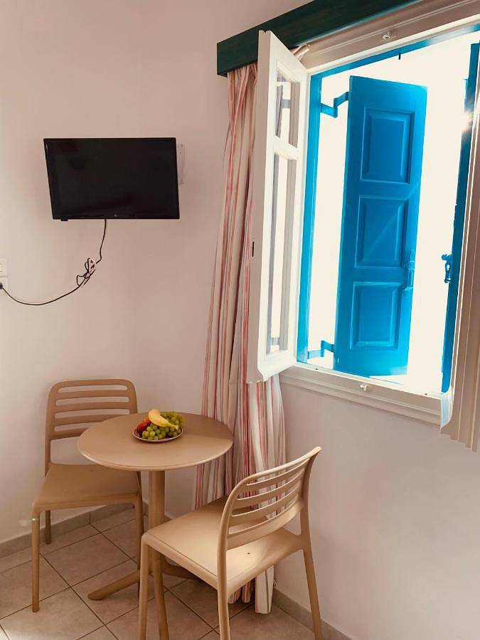 Maison d’hôte pour 2 personnes, avec balcon dans Milos - 2