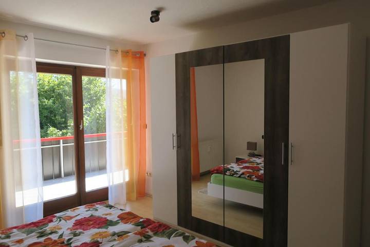 Ferienwohnung für 6 Personen, mit Balkon und Ausblick in Dorfprozelten