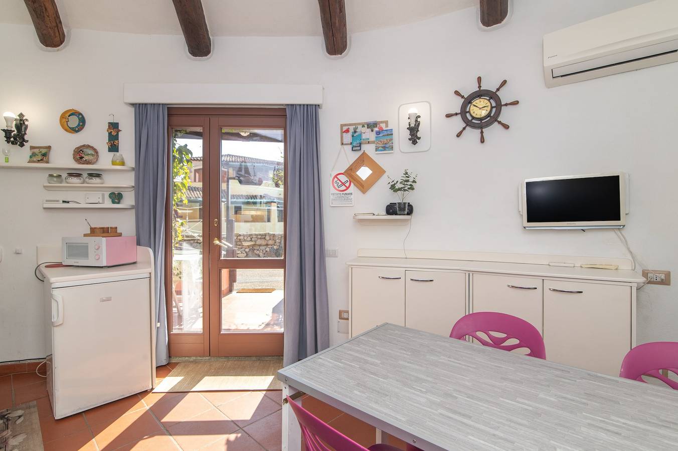 Casa vacacional 'Casetta Di Linda' con terraza privada, Wi-Fi y aire acondicionado in La Marmorata, Santa Teresa Gallura (Municipality)