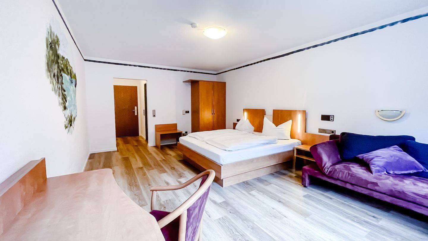 Komfortables und vielseitiges Zimmer –Perfekt für Erholung, Arbeit und Austausch in Züschen, Winterberg