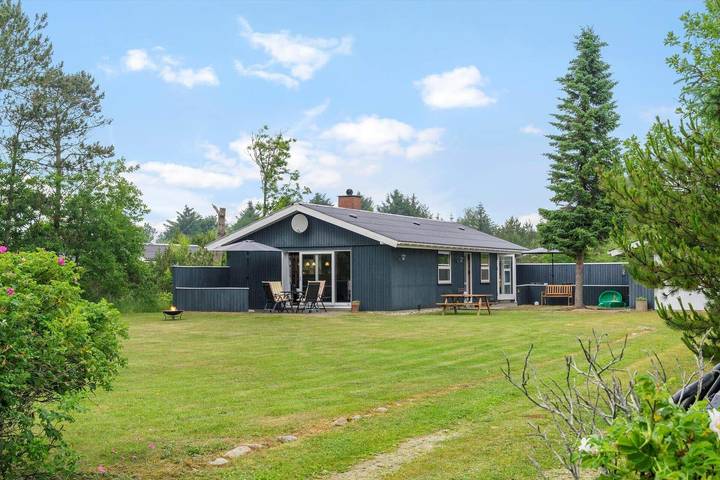 Ferienhaus für 4 Personen, mit Terrasse und Garten in Saltum