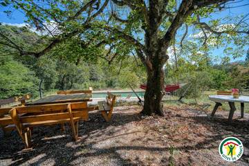 Gîte pour 2 personnes, avec piscine et jardin à Bénivay-Ollon