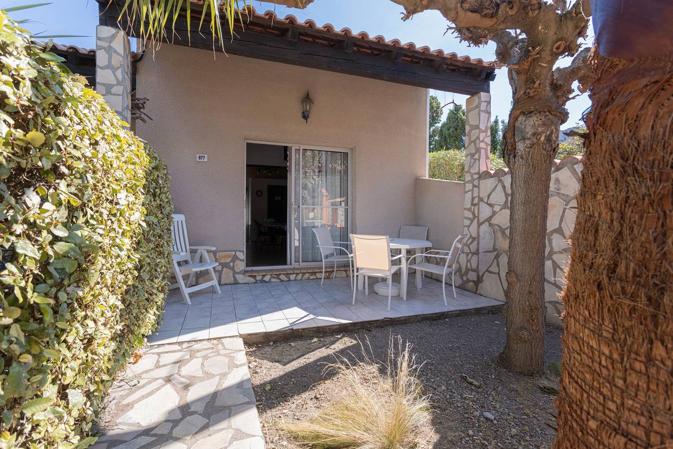 Ferienhaus 'La Capelle 4 Personen 877' mit Gemeinschaftspool, Wlan und Klimaanlage in Roquefort-des-Corbières, Narbonne und Umgebung