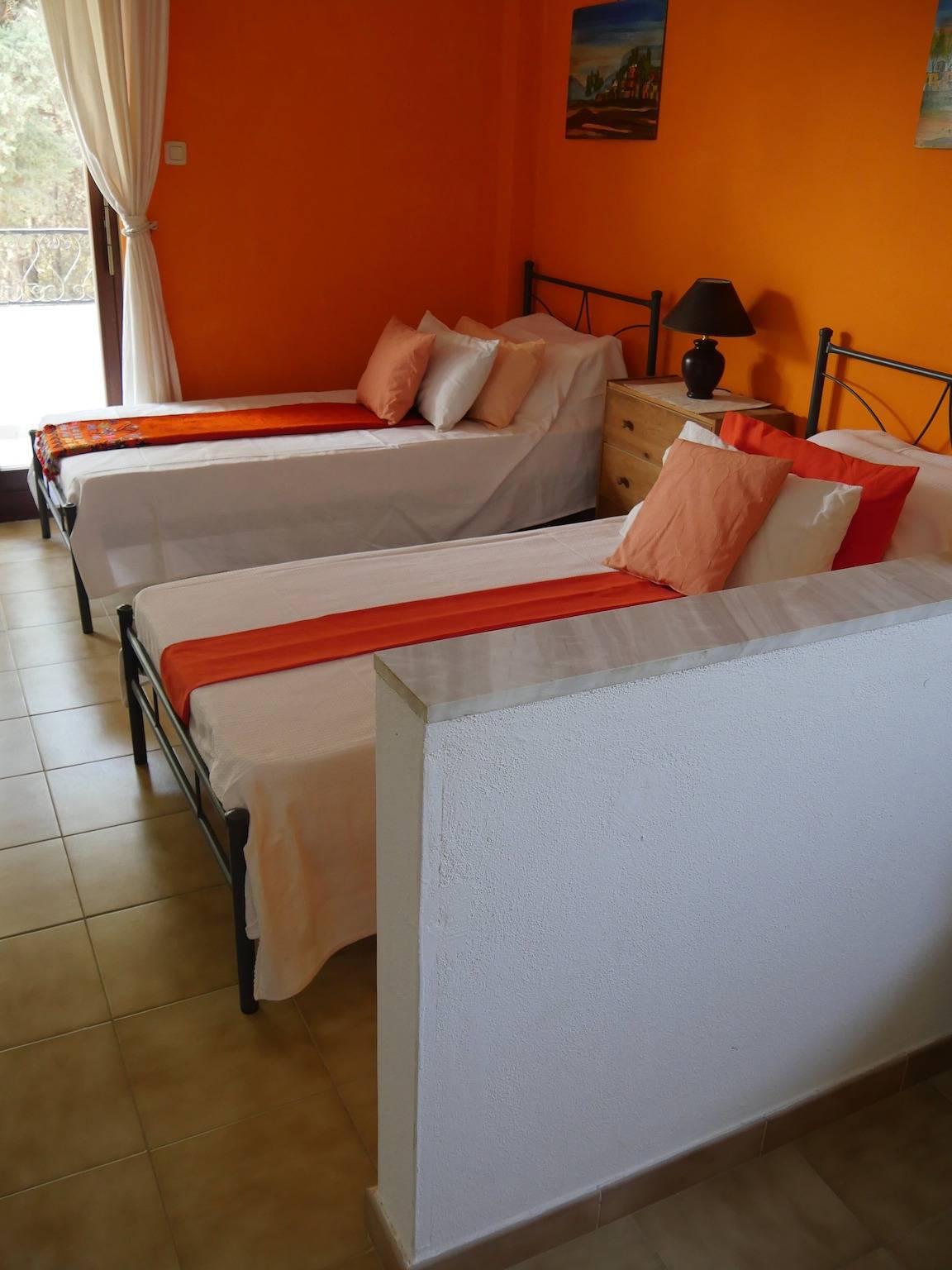 Entire apartment, Apartment 'Helios Rhodos 1' with Private Terrace, Wi-Fi and Air Conditioning in Kallithea Springs, Rhodes