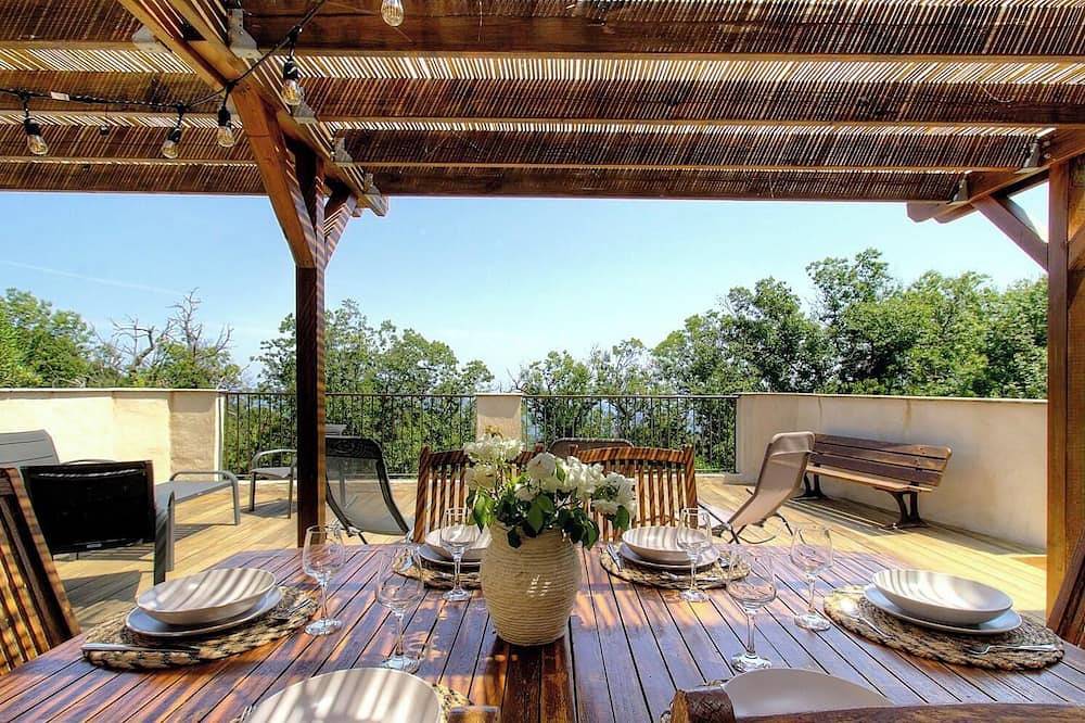Casa di l'Alba - Poggio Mezzana in Poggio-Mezzana, Corte und Umgebung
