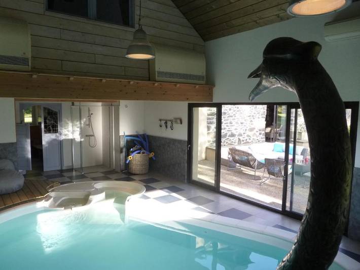 Location de vacances pour 10 personnes, avec Terrasse et Jardin ainsi que Piscine et Vue à Hôpital-Camfrout