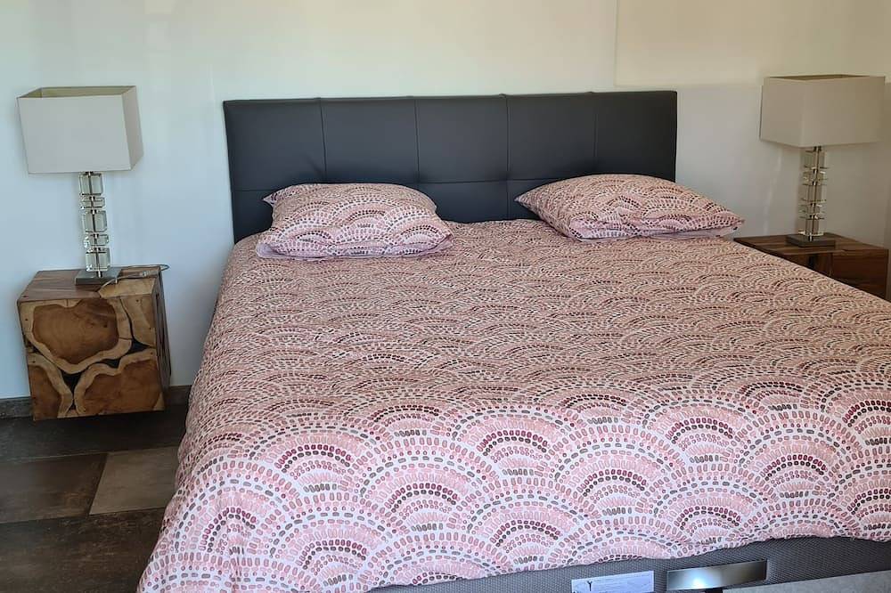 Entire apartment, Superbe T2 sur le Port de Carry Le Rouet in Carry-le-Rouet, Istres region