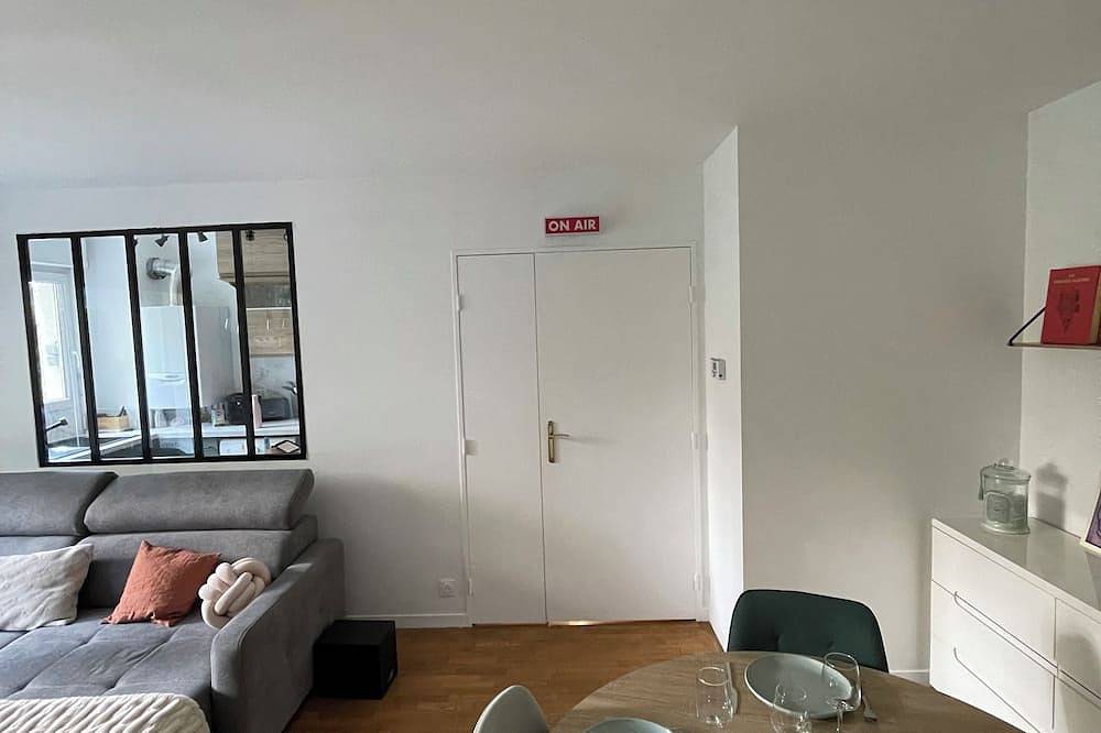 Appartement entier, 1 bedroom apartment in la garenne-colombes in La Garenne-Colombes, Hauts-de-Seine