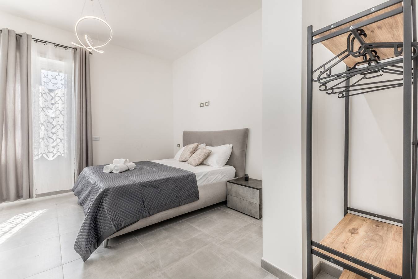 Zimmer 'Gordiani Guest House - Grey' mit Wlan und Klimaanlage in Rom, Rom Provinz
