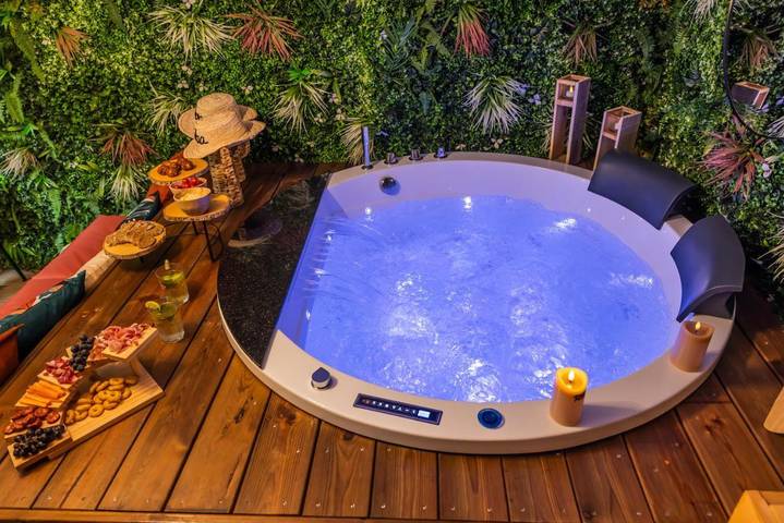 Gîte pour 2 personnes, avec sauna ainsi que jardin et jacuzzi dans Saint-Étienne - 3