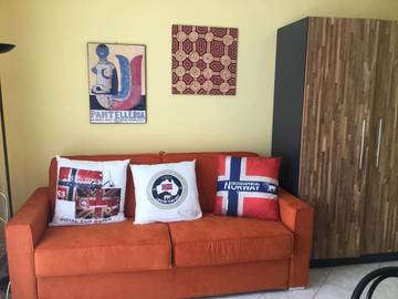 Gîte pour 2 personnes, avec balcon et vue à Torre Faro
