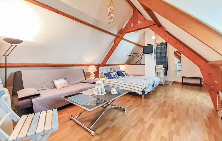 Apartamento vacacional entero, Acogedor apartamento con piscina y aparcamiento, a 2 km de Alette in Alette, Montreuil und Umgebung