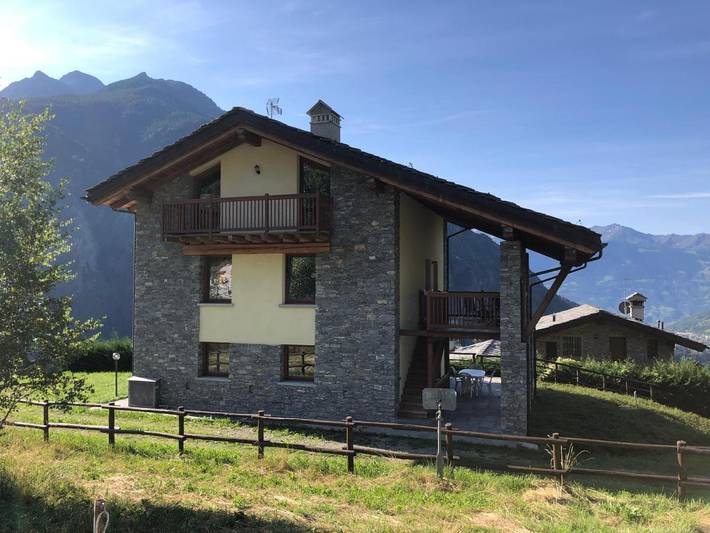 Gîte pour 5 personnes, avec Terrasse ainsi que Jardin et Vue dans Doues