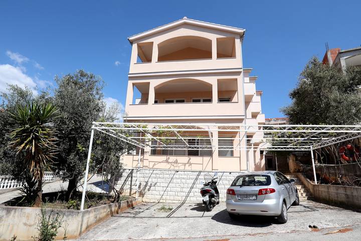 Ferienwohnung für 4 Personen, mit Terrasse und Garten in Split-Dalmatien