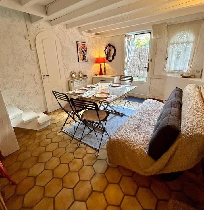 Location de vacances pour 4 personnes, avec Terrasse et Jardin ainsi que Piscine et Vue à Montesquieu-des-Albères - 2