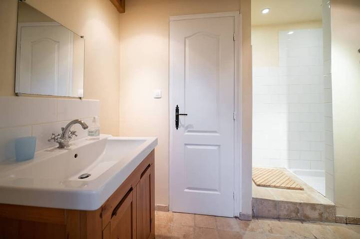 Gîte pour 4 personnes, avec terrasse et jardin à Saint-Crépin-et-Carlucet - 4